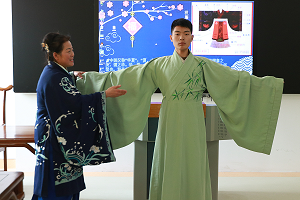 夢回大漢----穿漢服、行漢禮 職業(yè)體驗(yàn)課程方案設(shè)計(jì)