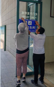 為做好各項活動順利進行，后勤管理處工作人員積極做好服務保障工作